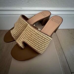 Donald Pliner NWB Naia Raffia Saddle Tan Toe Loop Slip On Block Heel Sandal. 8